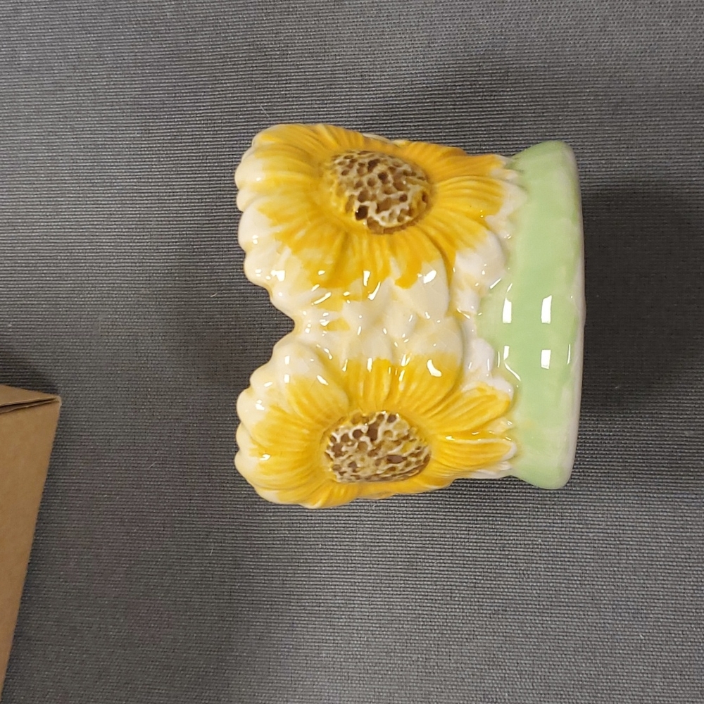 Sunflower Bunch tealight/votive holder from‎ Gold Canyon
